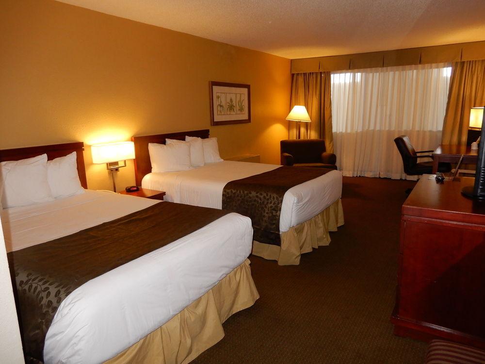 Clarion Hotel Milwaukee Airport Exterior foto