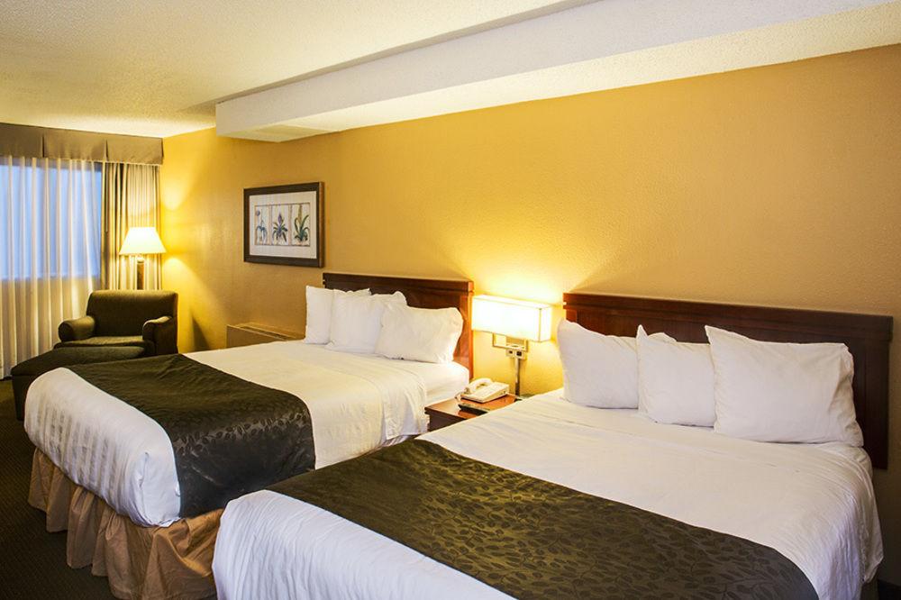 Clarion Hotel Milwaukee Airport Exterior foto