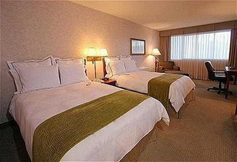 Clarion Hotel Milwaukee Airport Exterior foto