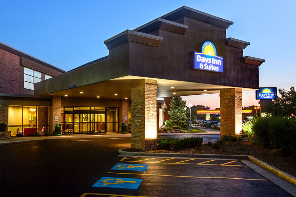 Clarion Hotel Milwaukee Airport Exterior foto