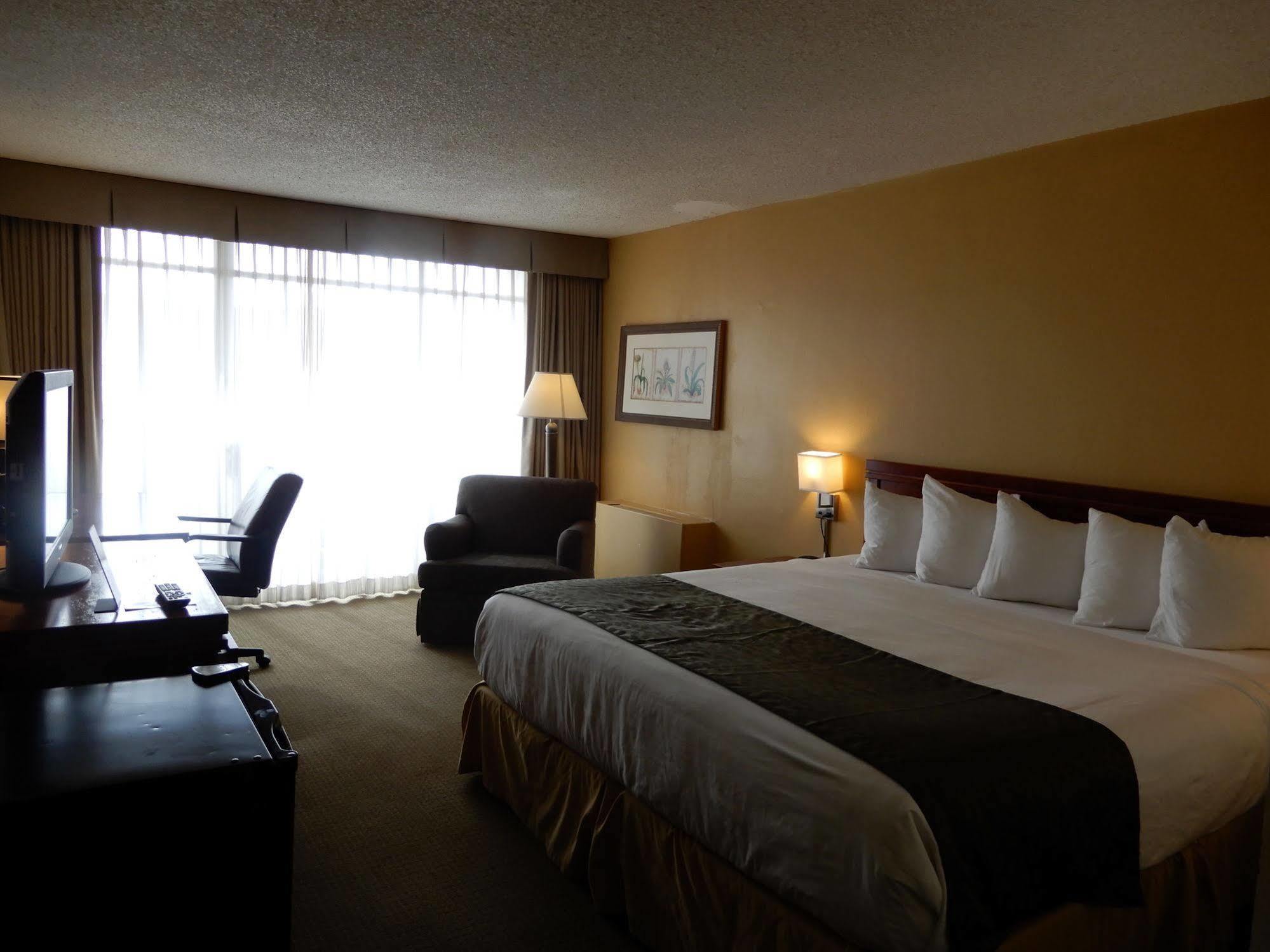 Clarion Hotel Milwaukee Airport Exterior foto