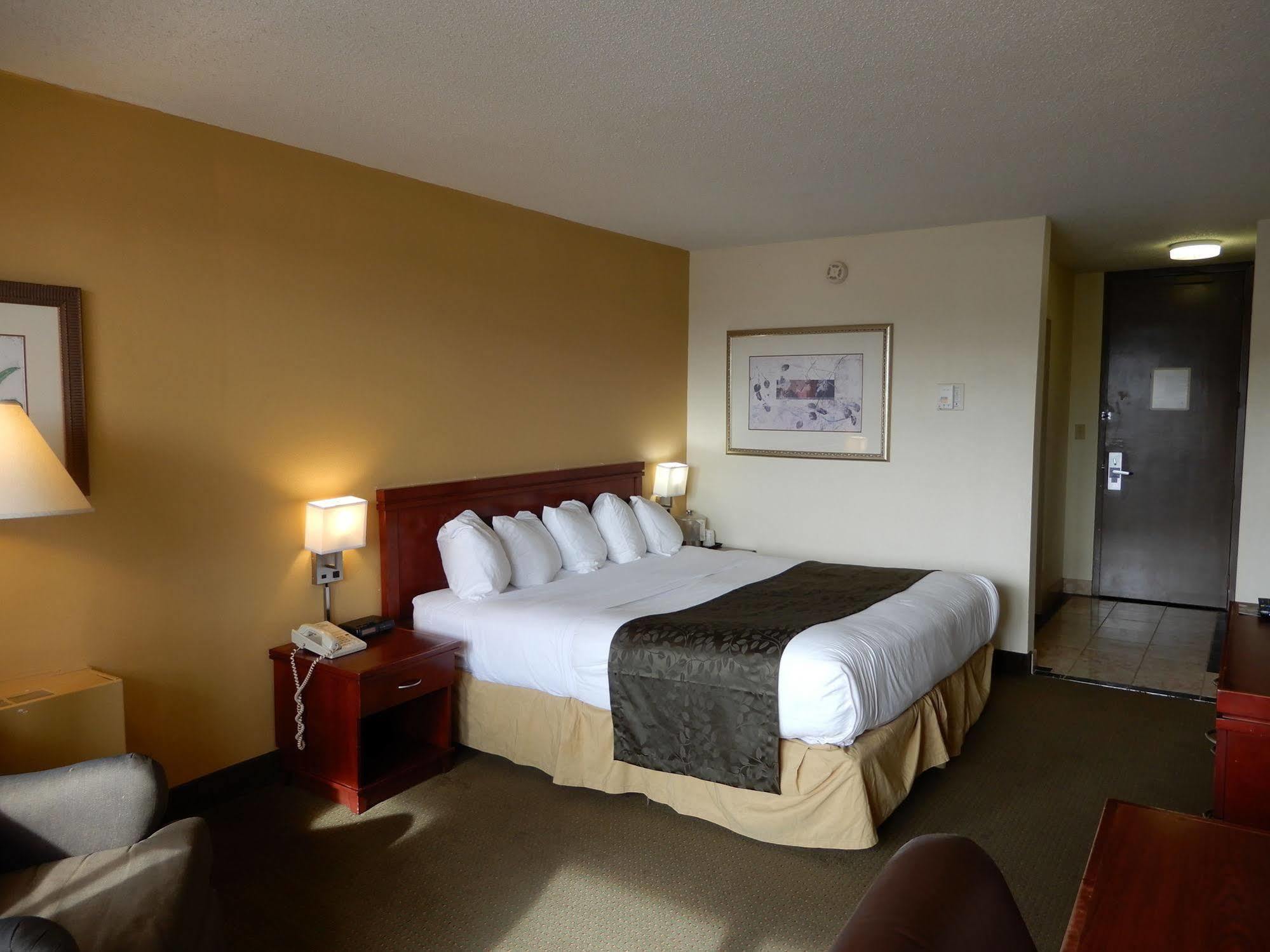 Clarion Hotel Milwaukee Airport Exterior foto